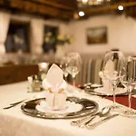 Höhlenstein Hotel Tux