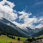 Hotel Höhlenstein 4*