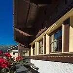 Höhlenstein Hotel