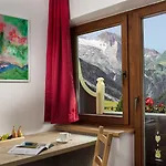 Hotel Höhlenstein 4*
