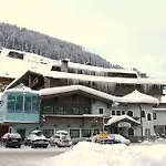 Höhlenstein Hotel 4*