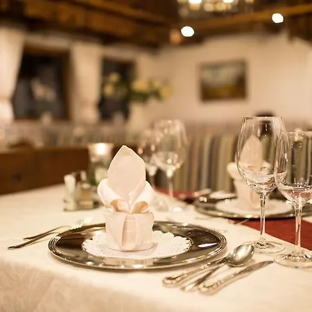 Hoehlenstein Hotel Tux