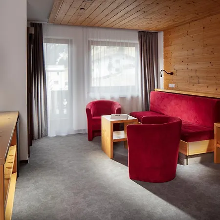 Szálloda Hoehlenstein 4*