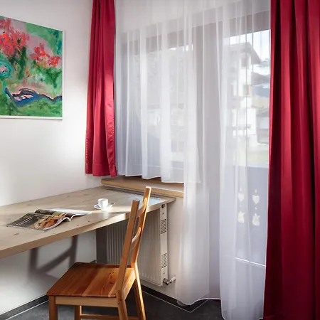 Hotel Hoehlenstein Tux