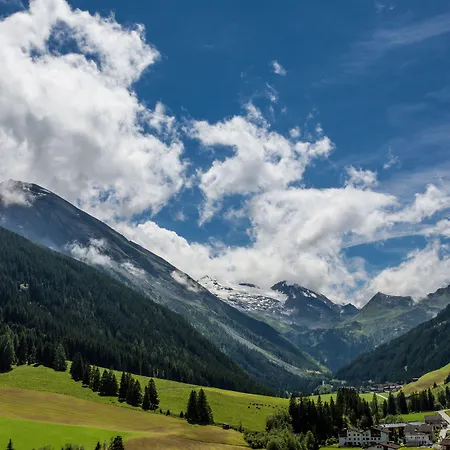 Hotel Hoehlenstein 4*