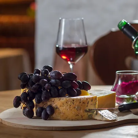 Hotel Hoehlenstein Tux