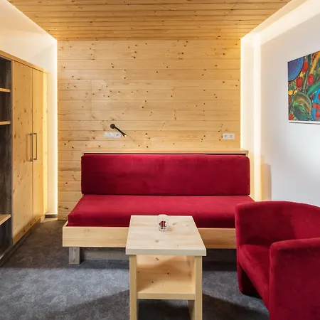 Hoehlenstein Hotel Tux