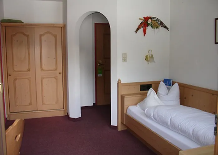 Hotel Hoehlenstein Tux