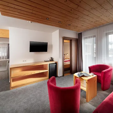 Hoehlenstein Hotell Tux