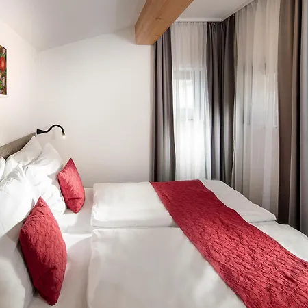 Hotell Hoehlenstein Tux