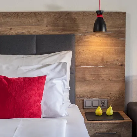 Hotell Hoehlenstein 4*