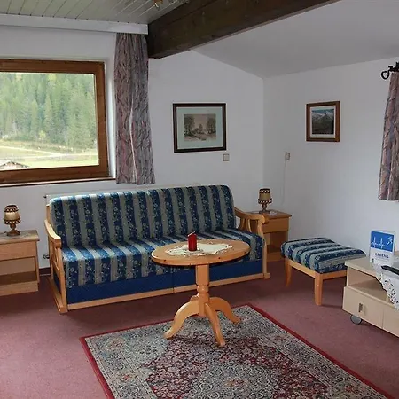 Отель Hoehlenstein 4*