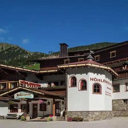 Hoehlenstein Отель