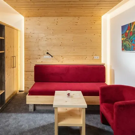 Hoehlenstein 4* Тукс