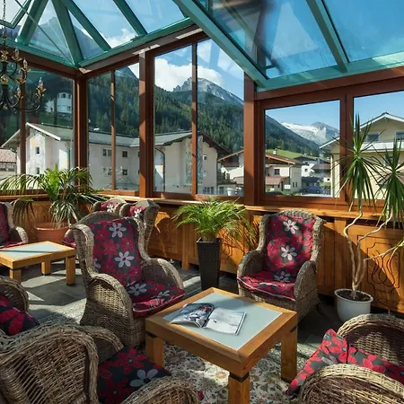 Hoehlenstein Отель 4*