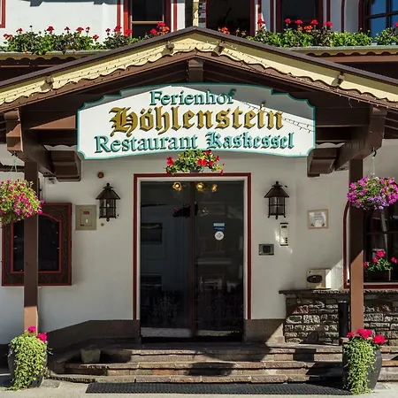 Hoehlenstein Отель Тукс