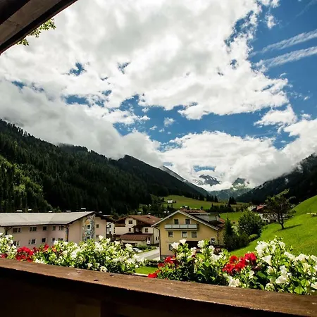 Hoehlenstein Отель