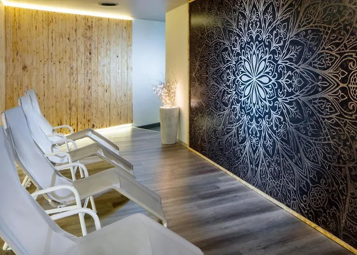 Hoehlenstein Hotel 4*