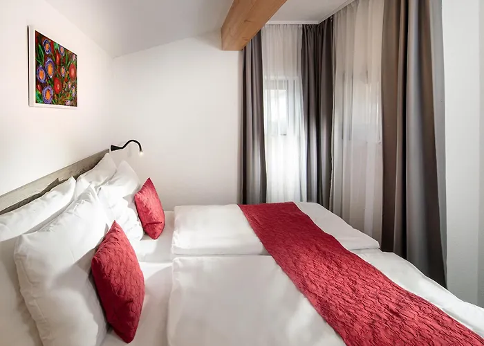 Hotel Hoehlenstein Tux